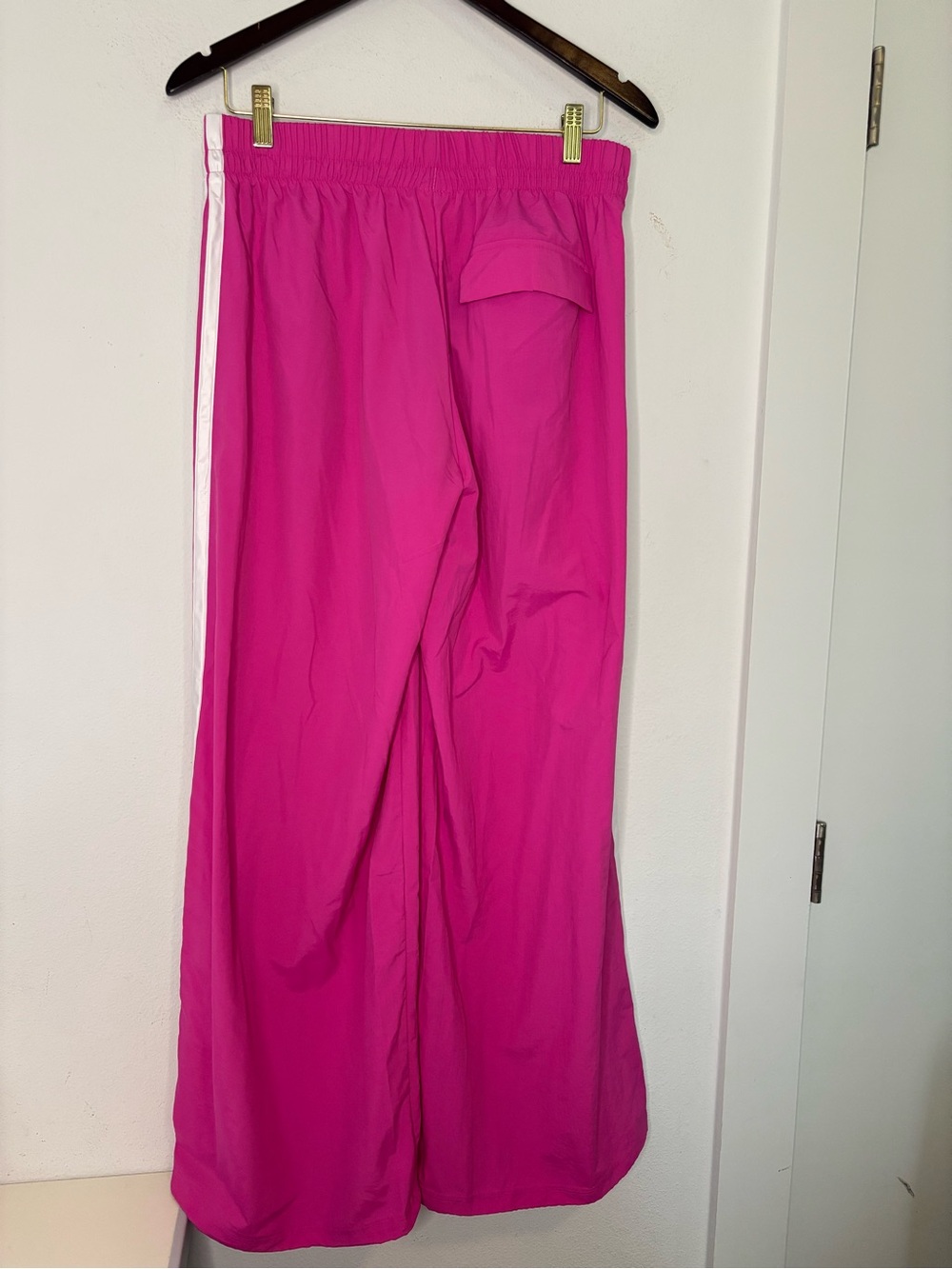 ADIDAS NWT PINK WIDE LEG WINDBREAKER TRACK PANTS SZ MEDIUM - Picture 4 of 7